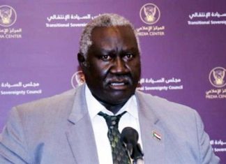 مالك عقار يصل الصين ويرافقه وزيرا الدفاع والمالية مالك عقار يصل الصين ويرافقه وزيرا الدفاع والمالية