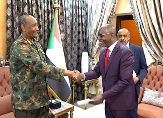 رئيس مجلس السيادة يلتقي المبعوث الخاص لرئيس جمهورية جزر القمر رئيس مجلس السيادة يلتقي المبعوث الخاص لرئيس جمهورية جزر القمر