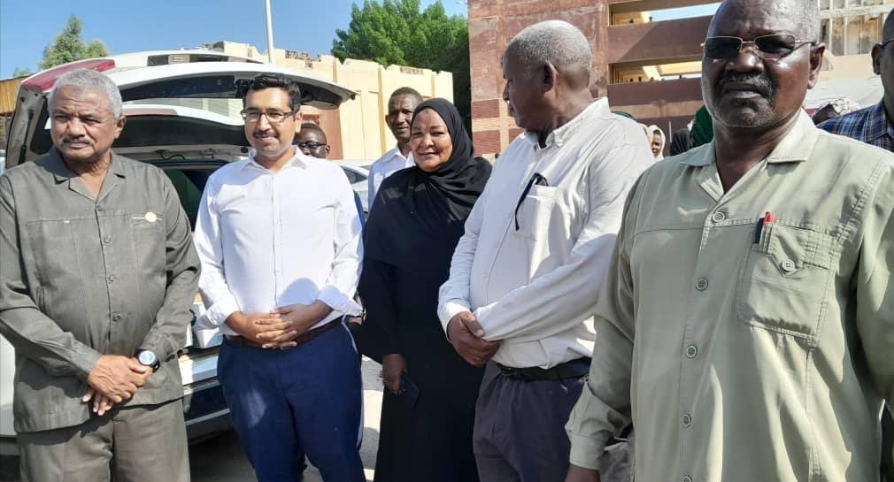 بتشريف والي البحر الاحمر تدشين برنامج توزيع مواد غذائيةلدور الإيواء بتشريف والي البحر الاحمر تدشين برنامج توزيع مواد غذائيةلدور الإيواء