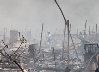 أكثر من 20 قتيلاً إثر سقوط قذائف في سوق شعبي بالخرطوم أكثر من 20 قتيلاً إثر سقوط قذائف في سوق شعبي بالخرطوم