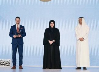 تتويج المغربي عماد العطار بجائزة محمد بن راشد للغة العربية تتويج المغربي عماد العطار بجائزة محمد بن راشد للغة العربية