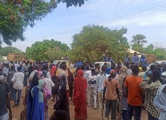 وفاة طفل واصابة واختناق اخرين وإطلاق “البمبان” على نازحين في القضارف واخلائهم بالقوة المفرطة وفاة طفل واصابة واختناق اخرين وإطلاق “البمبان” على نازحين في القضارف واخلائهم بالقوة المفرطة