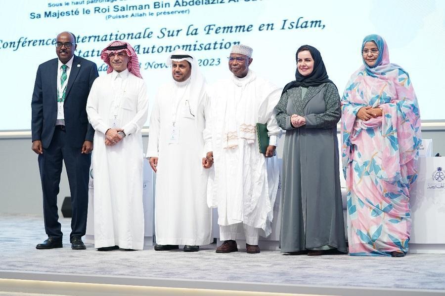 المؤتمر الدولي حول المرأة في الإسلام يختتم أعماله في جدة المؤتمر الدولي حول المرأة في الإسلام يختتم أعماله في جدة