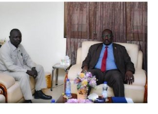 بادى يستمع لتنوير حول إعداد مقترحات الخطة الإستراتيجية للولاية بادى يستمع لتنوير حول إعداد مقترحات الخطة الإستراتيجية للولاية