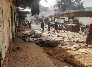 جثث في شوارع أم درمان وتحذير أممي من تداعيات القتال بدارفور جثث في شوارع أم درمان وتحذير أممي من تداعيات القتال بدارفور