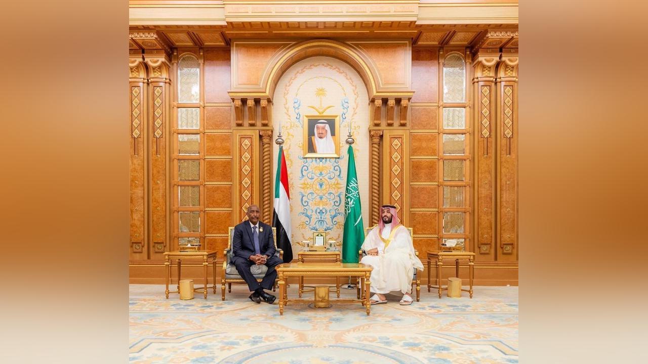 البرهان وبن سلمان يعقدان إجتماعاً ثنائياً البرهان وبن سلمان يعقدان إجتماعاً ثنائياً