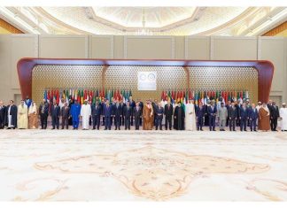 البرهان يشارك في القمة العربية الإسلامية المشتركة بشأن الأوضاع بغزة البرهان يشارك في القمة العربية الإسلامية المشتركة بشأن الأوضاع بغزة