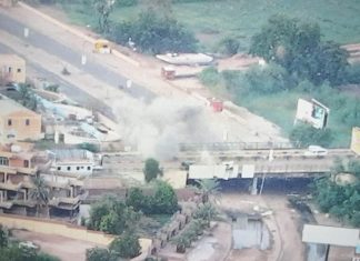 تدمير جسر كبير في الخرطوم تدمير جسر كبير في الخرطوم