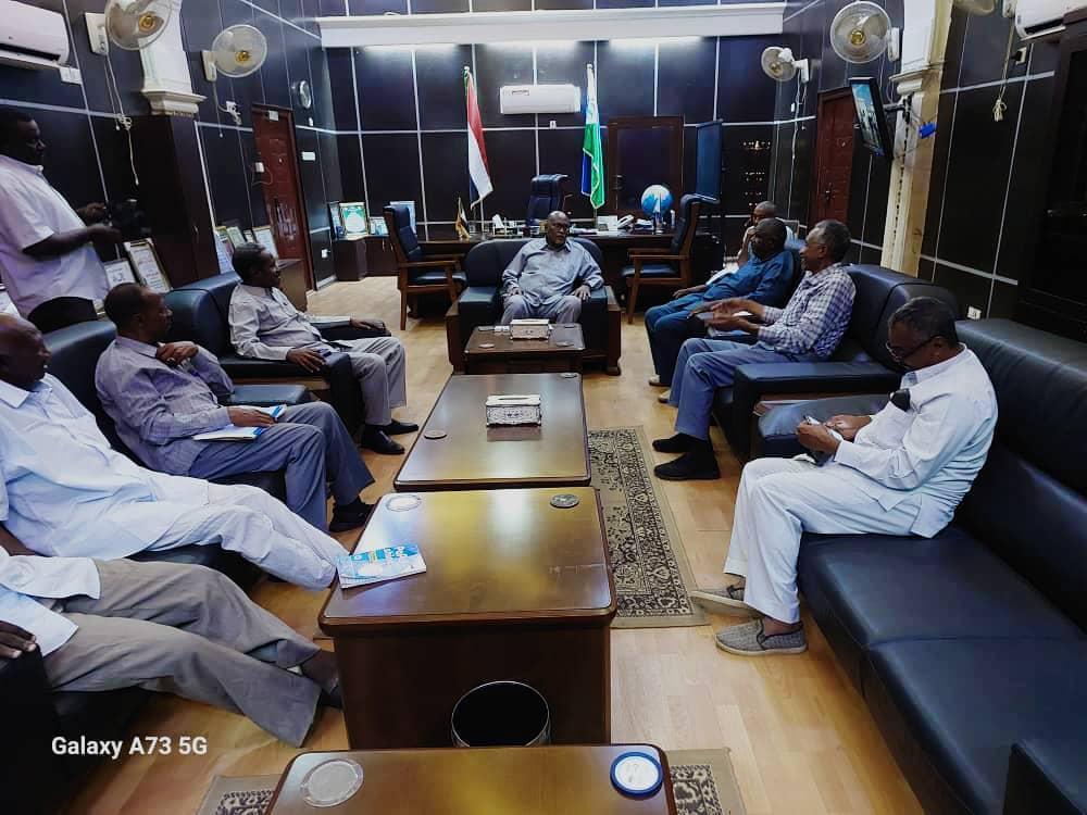 لجنة لمعالجة التعديات على حرم السكة حديد بالحزيرة لجنة لمعالجة التعديات على حرم السكة حديد بالحزيرة