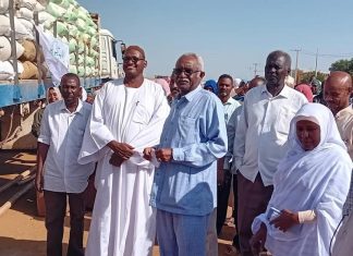 والي النيل الأبيض يودع قافلة دعم القوات المسلحة بجبل أولياء والي النيل الأبيض يودع قافلة دعم القوات المسلحة بجبل أولياء