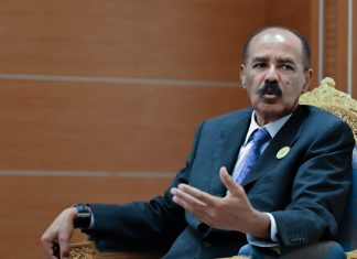 أفورقي يطلق تصريحات مثيرة عن الأحزاب السياسية في السودان: لا أعترف بها أفورقي يطلق تصريحات مثيرة عن الأحزاب السياسية في السودان: لا أعترف بها