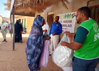 تدشين المواد الغذائية والمعينات الشتوية لهيئة الاغاثة التركية بمحلية مروي تدشين المواد الغذائية والمعينات الشتوية لهيئة الاغاثة التركية بمحلية مروي