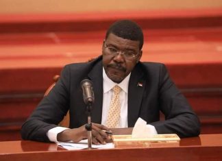 الطاهر حجر في أول تعليق على قرار اعفائه من مجلس السيادة ويكشف معلومات خطيرة عن قرارات البرهان واجتماعات المجلس ويوجه دعوة عاجلة للأعضاء.. عبث قائد الجيش الطاهر حجر في أول تعليق على قرار اعفائه من مجلس السيادة ويكشف معلومات خطيرة عن قرارات البرهان واجتماعات المجلس ويوجه دعوة عاجلة للأعضاء.. عبث قائد الجيش