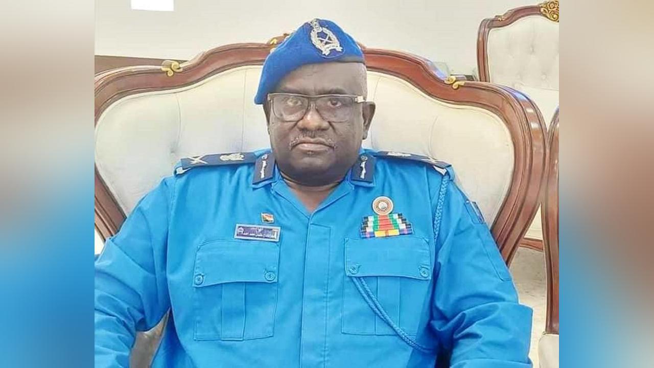 مدير خدمات المتقاعدين يتفقد مصابي الكرامة بمستشفى الشرطة عطبرة مدير خدمات المتقاعدين يتفقد مصابي الكرامة بمستشفى الشرطة عطبرة