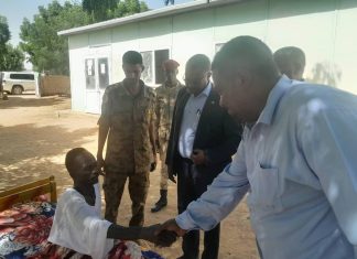 مدير جهاز الأمن بالنيل الابيض يزور جرحي العمليات العسكرية مدير جهاز الأمن بالنيل الابيض يزور جرحي العمليات العسكرية