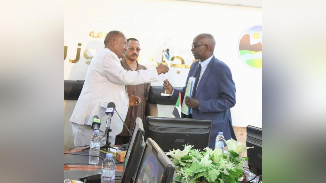 محمد موسى عبد الرحمن يتسلم مهامه واليا مكلفا لكسلا محمد موسى عبد الرحمن يتسلم مهامه واليا مكلفا لكسلا