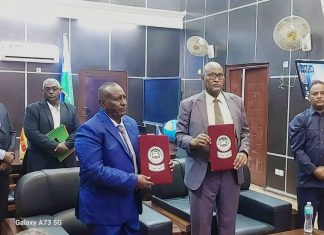 والي الجزيرة يستلم مهام عمله ويترأس إجتماع لجنة الأمن والي الجزيرة يستلم مهام عمله ويترأس إجتماع لجنة الأمن