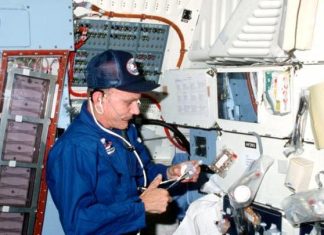 رحيل رائد الفضاء الأميركي توماس ماتينغلي رحيل رائد الفضاء الأميركي توماس ماتينغلي