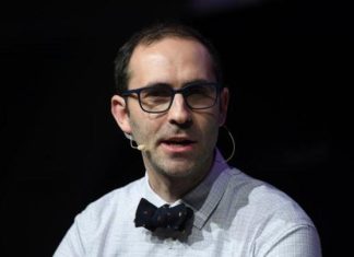 مئات من موظفي “أوبن إيه آي” يهددون بالاستقالة عقب إقالة ألتمان مئات من موظفي "أوبن إيه آي" يهددون بالاستقالة عقب إقالة ألتمان