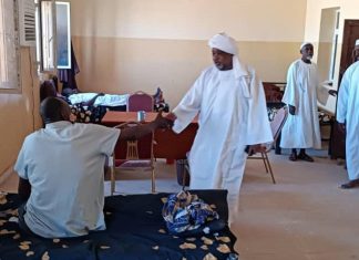 مدير الصحة بالجزيرة يتفقد جرحي معركة الكرامة بمستشفى ودالمهيدي مدير الصحة بالجزيرة يتفقد جرحي معركة الكرامة بمستشفى ودالمهيدي