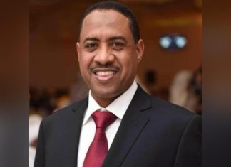 رئيس مبادرةنداءالوطن للعون الإنساني: الشعب السوداني يساندالجيش ضدالمجرمين والمرتزقة رئيس مبادرةنداءالوطن للعون الإنساني: الشعب السوداني يساندالجيش ضدالمجرمين والمرتزقة