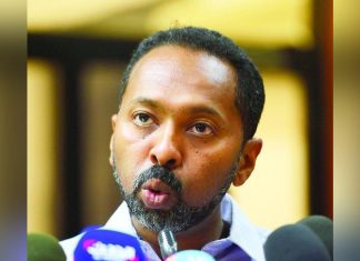 خالد عمر تعليقا على تصريحات العطا: لن نسمح بإعادتنا إلى الظلام خالد عمر تعليقا على تصريحات العطا: لن نسمح بإعادتنا إلى الظلام