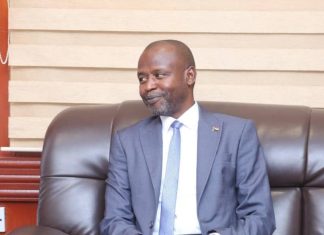 الهادي إدريس يعلن عن ترتيبات لعقد اجتماع لمجلس سيادة جديد وعزل البرهان الهادي إدريس يعلن عن ترتيبات لعقد اجتماع لمجلس سيادة جديد وعزل البرهان