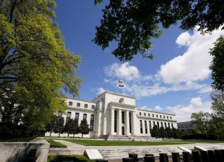 الاقتصاد في 2023.. تداعيات طوفان الأقصى ومشهد عالمي مفكك الاقتصاد في 2023.. تداعيات طوفان الأقصى ومشهد عالمي مفكك