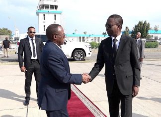 الفريق أول ركن شمس الدين كباشي يتوجه إلى الكويت الفريق أول ركن شمس الدين كباشي يتوجه إلى الكويت