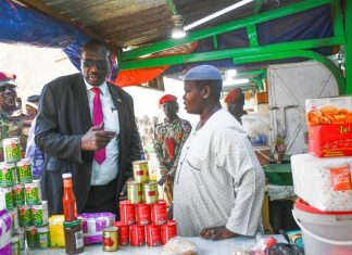 بادي يتفقد حركة الأسواق بمدينتي الرصيرص والدمازين بادي يتفقد حركة الأسواق بمدينتي الرصيرص والدمازين