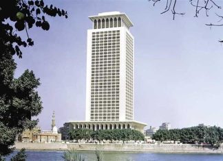 مصر تطلب من مواطنيها مغادرة كافة الأراضي السودانية عاجلاً مصر تطلب من مواطنيها مغادرة كافة الأراضي السودانية عاجلاً