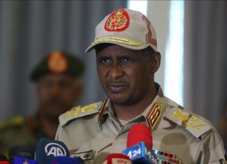 أول ظهور له خارج السودان.. حميدتي يلتقي الرئيس الأوغندي أول ظهور له خارج السودان.. حميدتي يلتقي الرئيس الأوغندي