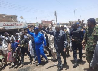 مسؤول حكومي يزور الفاو وقيادة المنطقة العسكرية الشرقية بعد إعلان الدعم السريع السيطرة عليها وهزيمة الجيش مسؤول حكومي يزور الفاو وقيادة المنطقة العسكرية الشرقية بعد إعلان الدعم السريع السيطرة عليها وهزيمة الجيش