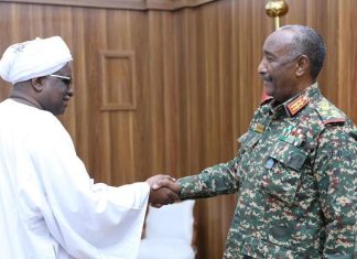 البرهان يلتقي وفد أمارة الكواهلة بولاية النيل الأبيض البرهان يلتقي وفد أمارة الكواهلة بولاية النيل الأبيض