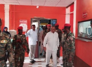 والى شمال كردفان يطمئن على أحوال الجرحى والمصابين بمحلية شيكان والى شمال كردفان يطمئن على أحوال الجرحى والمصابين بمحلية شيكان