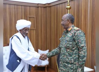 رئيس مجلس السيادة يؤكد دعمه لمبادرةأبناء شرق السودان للسلم المجتمعى رئيس مجلس السيادة يؤكد دعمه لمبادرةأبناء شرق السودان للسلم المجتمعى