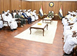 *رئيس مجلس السيادة يلتقي وفد اللجنة العليا للمقاومة الشعبية بالجزيرة *رئيس مجلس السيادة يلتقي وفد اللجنة العليا للمقاومة الشعبية بالجزيرة