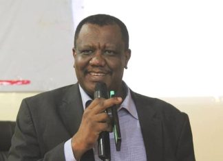 وزير الصحة بالشمالية يشهد أداء القسم لممارسي المهن الطبية والصحية وزير الصحة بالشمالية يشهد أداء القسم لممارسي المهن الطبية والصحية