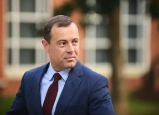 المبعوث الأميركي إلى السودان سنواصل العقوبات للمساهمة في وقف القتال المبعوث الأميركي إلى السودان سنواصل العقوبات للمساهمة في وقف القتال