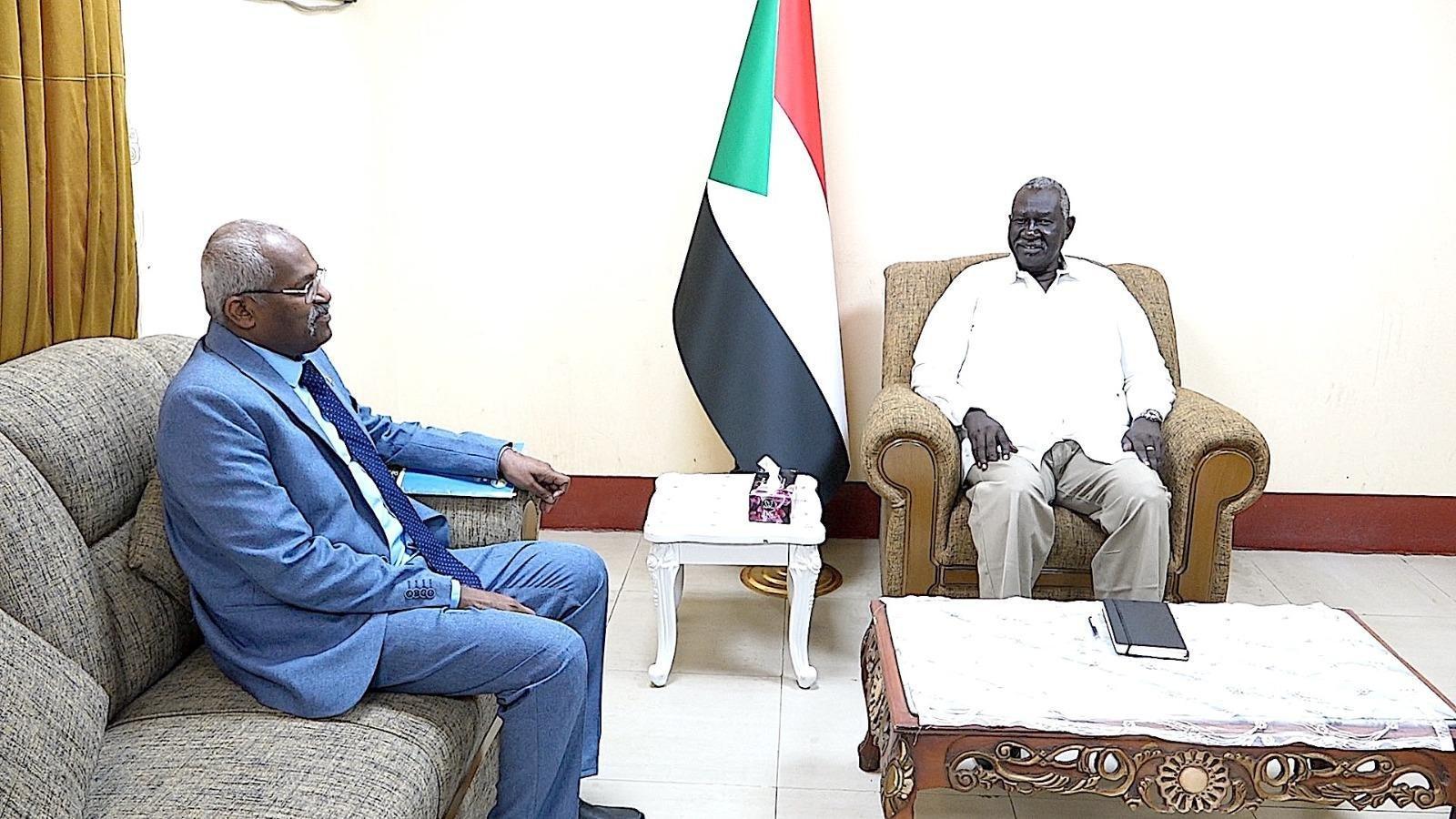 مجلس السيادة يتدخل في تقرير مصير إمتحانات الشهادة السودانية لأول مرة منذ الحرب ويصدر توجيهات عاجلة لوزارة التربية والتعليم مجلس السيادة يتدخل في تقرير مصير إمتحانات الشهادة السودانية لأول مرة منذ الحرب ويصدر توجيهات عاجلة لوزارة التربية والتعليم