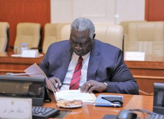 مالك عقار يقف علي ترتيبات بداية امتحانات الشهادة الابتدائية والمتوسطة مالك عقار يقف علي ترتيبات بداية امتحانات الشهادة الابتدائية والمتوسطة