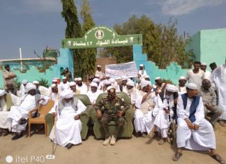 ابناء اللحويين بقريتي 1 عرب وجانقوة يسيرون قافلة دعم وإسناد للقوات المسلحة ابناء اللحويين بقريتي 1 عرب وجانقوة يسيرون قافلة دعم وإسناد للقوات المسلحة