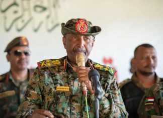 البرهان لقواته.. الحرب بدأت يادوب ولن نترك للعدو فرصة للراحة “فيديو“ البرهان لقواته.. الحرب بدأت يادوب ولن نترك للعدو فرصة للراحة “فيديو“