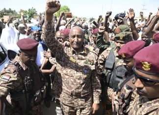 البرهان يعلن عن تاسيس لواء جيش من المستنفرين ويكشف عن من يقاتلون في الحرب البرهان يعلن عن تاسيس لواء جيش من المستنفرين ويكشف عن من يقاتلون في الحرب