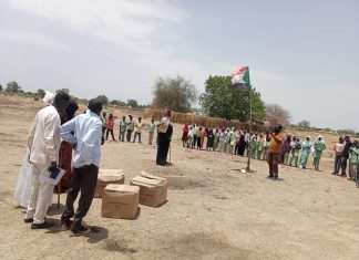 تدشين توزيع الحقيبة المدرسية للعائدين من الجنوب واثيوبيا بغرب الدمازين تدشين توزيع الحقيبة المدرسية للعائدين من الجنوب واثيوبيا بغرب الدمازين