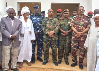 والى شمال كردفان يتفقد الدفاعات واﻻرتكازات اﻻمامية بالابيض والى شمال كردفان يتفقد الدفاعات واﻻرتكازات اﻻمامية بالابيض