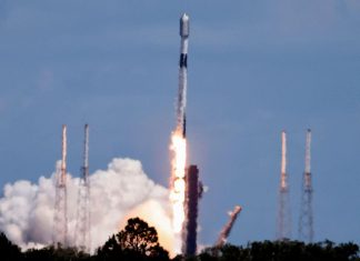 “سبيس إكس” تطلق حزمة أولى لأقمار تجسس أميركية "سبيس إكس" تطلق حزمة أولى لأقمار تجسس أميركية