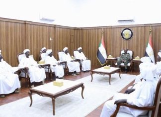 رئيس مجلس السيادة القائد العام يلتقي بوفد عموم قبيلة البرتي رئيس مجلس السيادة القائد العام يلتقي بوفد عموم قبيلة البرتي