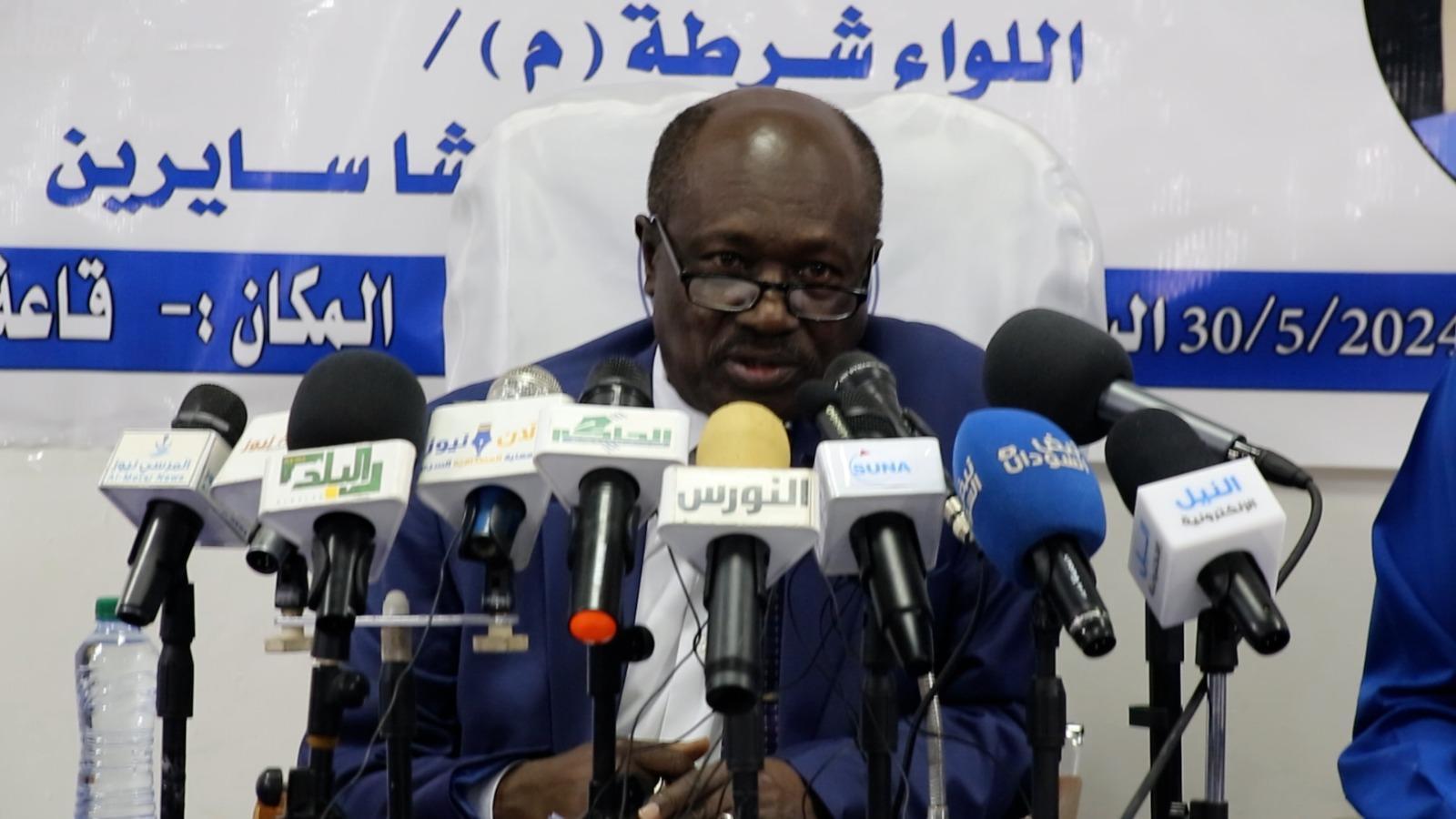 الداخلية تمتدح الاستجابة السريعة لتنفيذ توصيات ورشة ضبط الوجود الأجنبي الداخلية تمتدح الاستجابة السريعة لتنفيذ توصيات ورشة ضبط الوجود الأجنبي