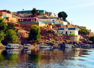 قنصل السودان بأسوان يقرع جرس بدء امتحانات الشهادة الابتدائية قنصل السودان بأسوان يقرع جرس بدء امتحانات الشهادة الابتدائية